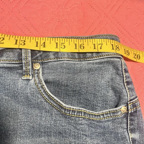 Lee Riders Shape‎ Illusions Slim Fit Midrise Bermuda Denim Jean Shorts Size 20M - Picture 5 of 7